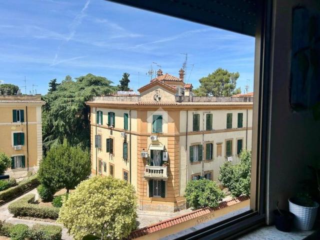 Appartamento in vendita a Roma RM