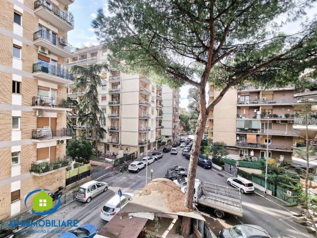 Appartamento in vendita a Roma RM