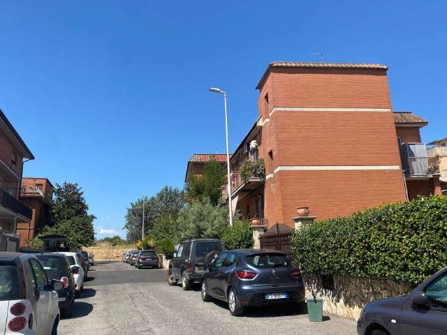 Appartamento in vendita a Roma RM