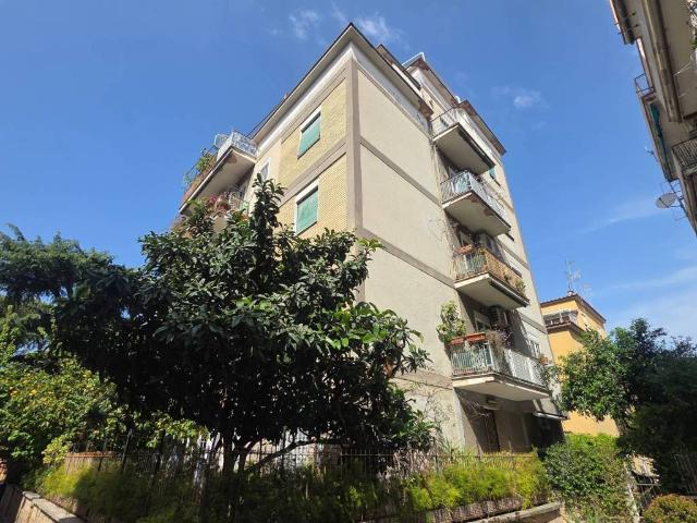 Appartamento in vendita a Roma RM