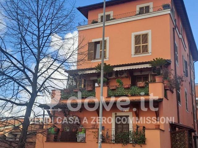 Appartamento in vendita a Roma RM