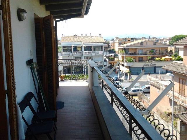 Appartamento in vendita a Roma RM
