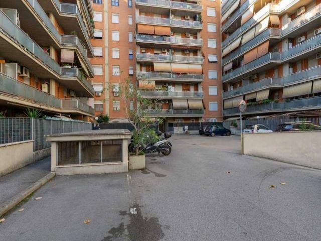 Appartamento in vendita a Roma RM