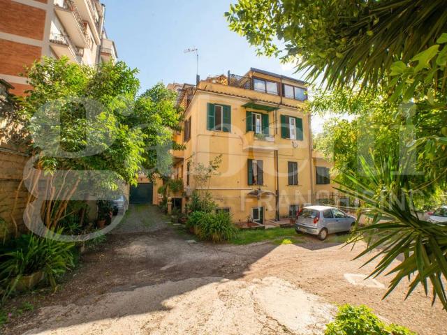 Appartamento in vendita a Roma RM
