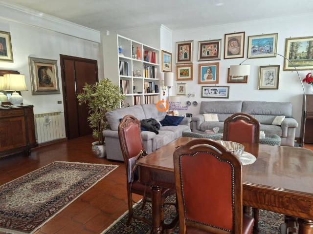 Appartamento in vendita a Roma RM