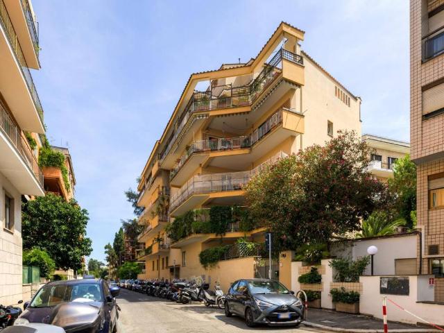 Appartamento in vendita a Roma RM