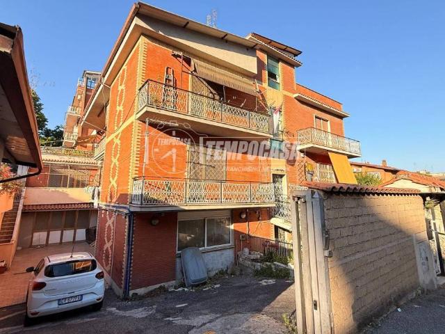 Appartamento in vendita a Roma RM