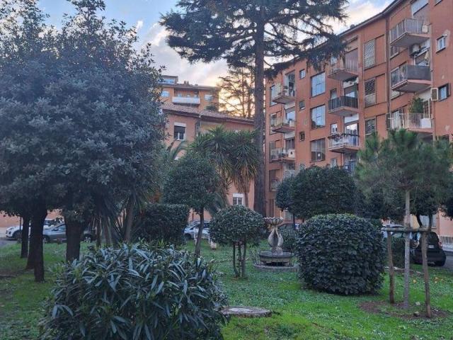 Appartamento in vendita a Roma RM