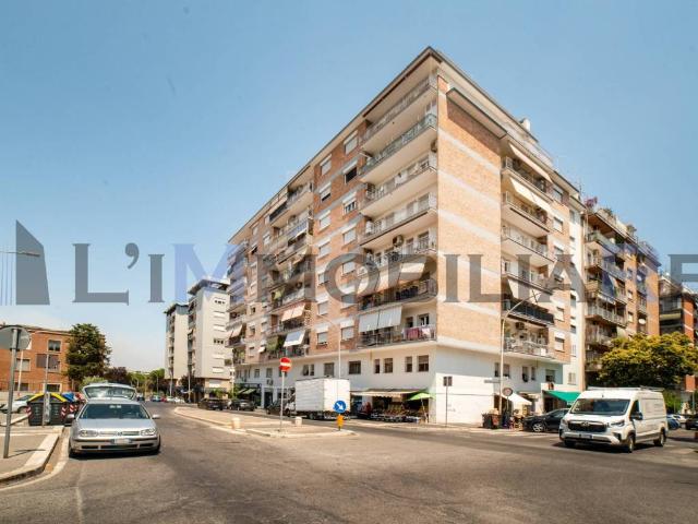 Appartamento in vendita a Roma RM