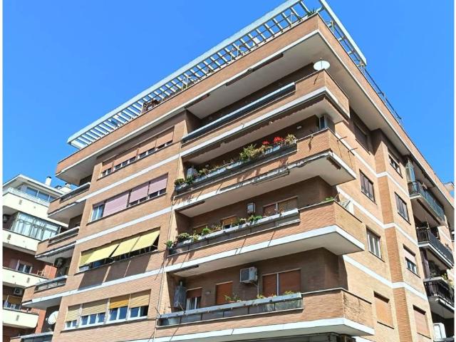 Appartamento in vendita a Roma RM