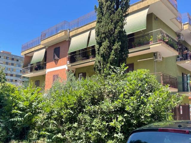 Appartamento in vendita a Roma RM