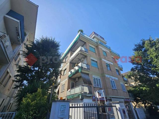 Appartamento in vendita a Roma RM
