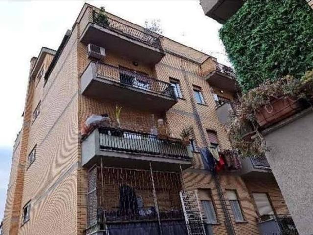 Appartamento in vendita a Roma RM