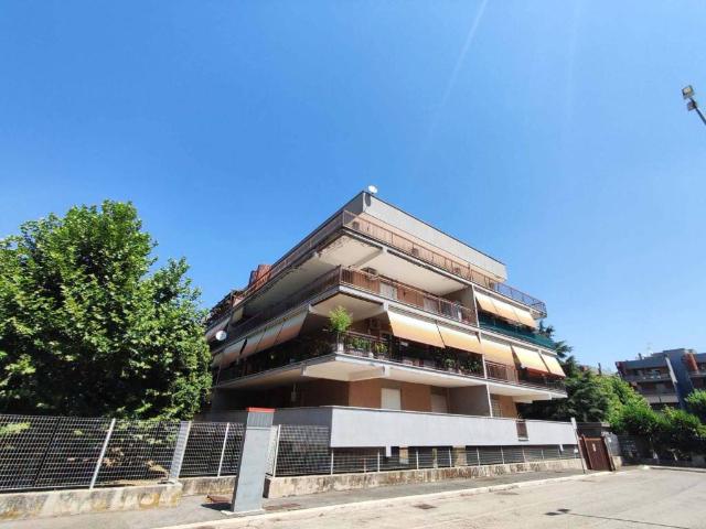 Appartamento in vendita a Roma RM