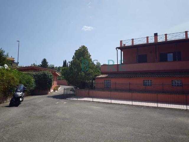 Appartamento in vendita a Roma RM