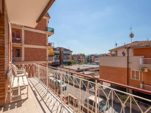 Appartamento in vendita a Roma RM