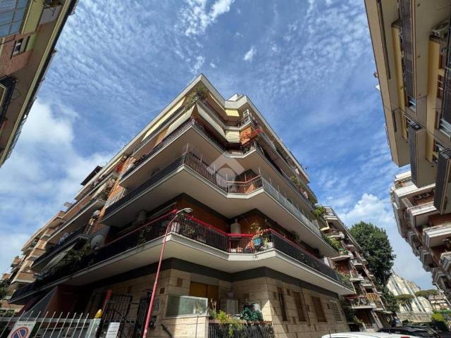 Appartamento in vendita a Roma RM