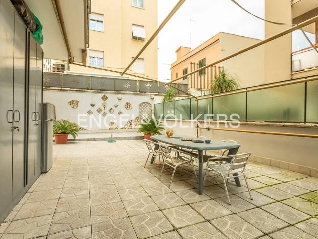 Appartamento in vendita a Roma RM