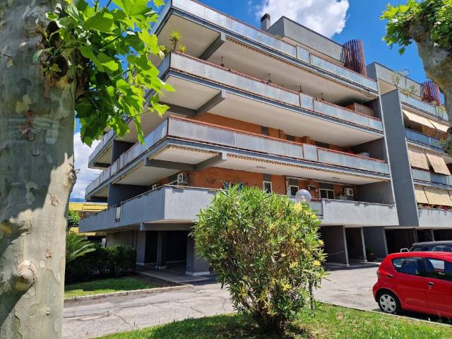 Appartamento in vendita a Roma RM