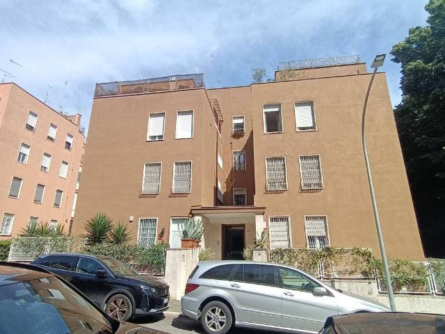 Appartamento in vendita a Roma RM