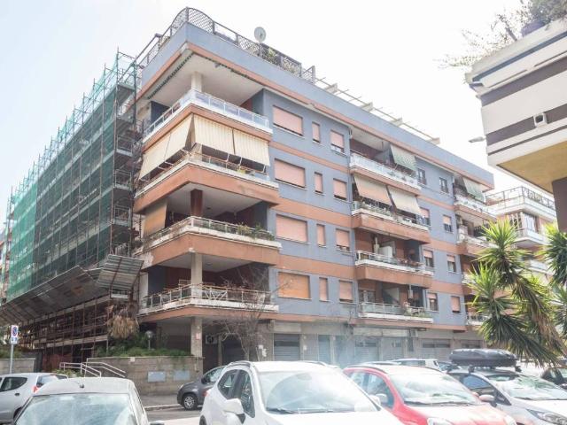 Appartamento in vendita a Roma RM