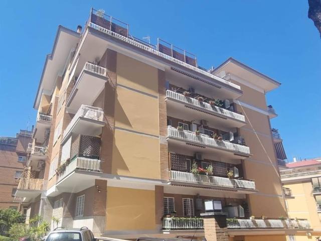Appartamento in vendita a Roma RM