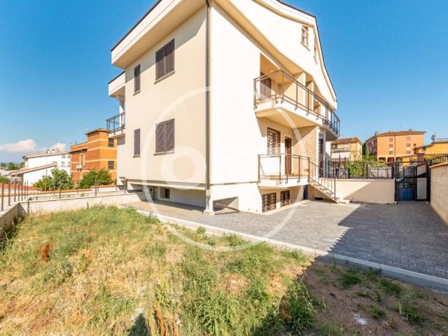 Appartamento in vendita a Roma RM