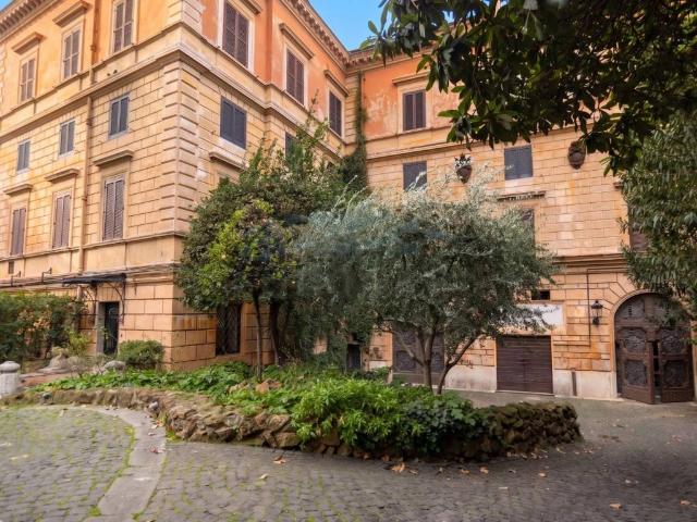 Appartamento in vendita a Roma RM