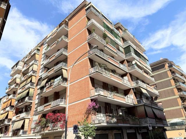 Appartamento in vendita a Roma RM