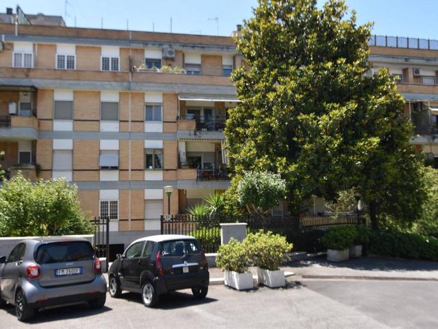 Appartamento in vendita a Roma RM