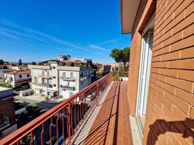 Appartamento in vendita a Roma RM