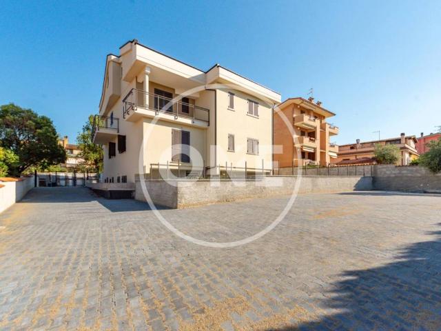 Appartamento in vendita a Roma RM
