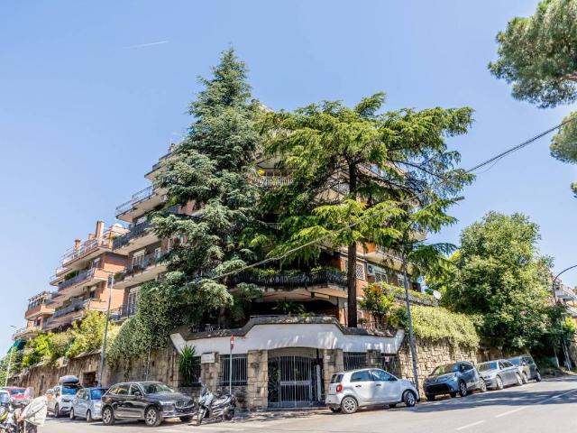 Appartamento in vendita a Roma RM