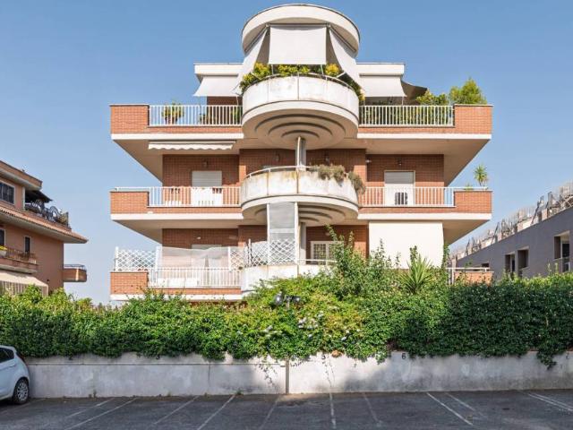 Appartamento in vendita a Roma RM