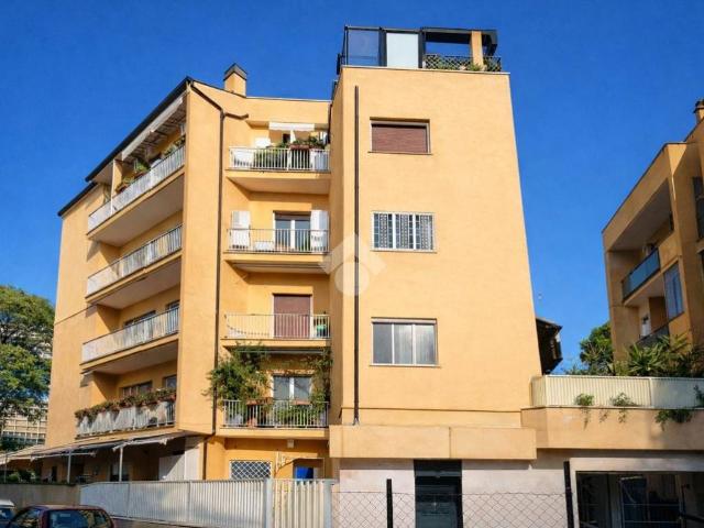 Appartamento in vendita a Roma RM