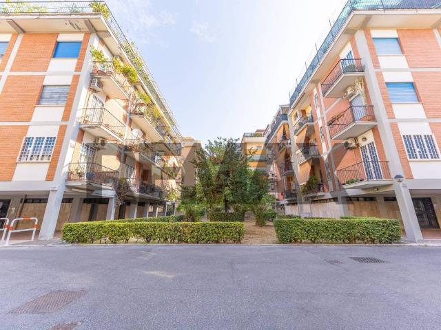 Appartamento in vendita a Roma RM