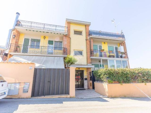 Appartamento in vendita a Roma RM