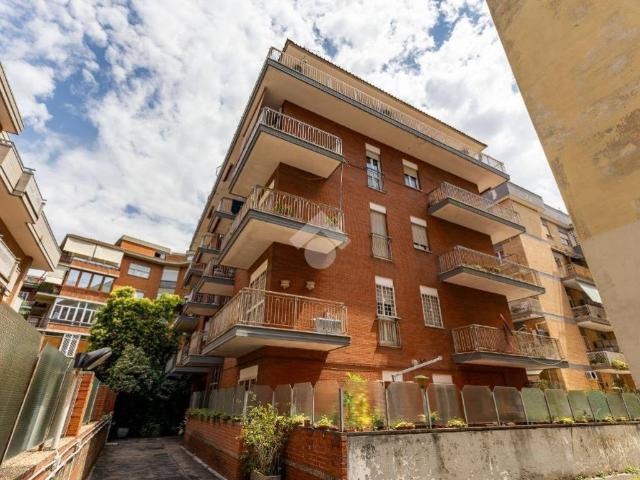 Appartamento in vendita a Roma RM