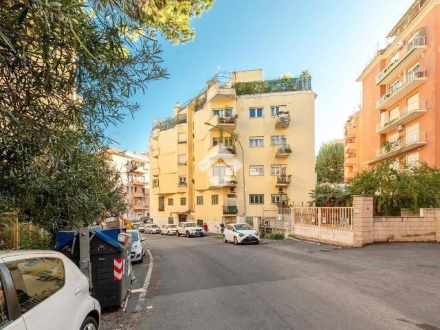 Appartamento in vendita a Roma RM