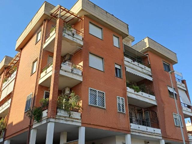 Appartamento in vendita a Roma RM
