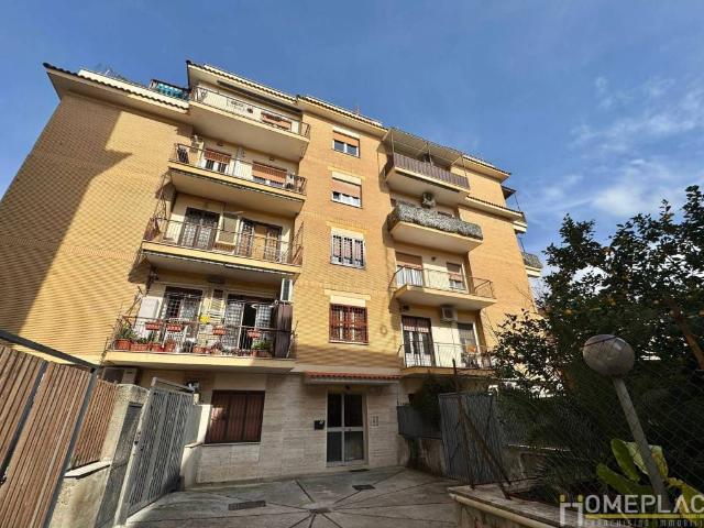 Appartamento in vendita a Roma RM
