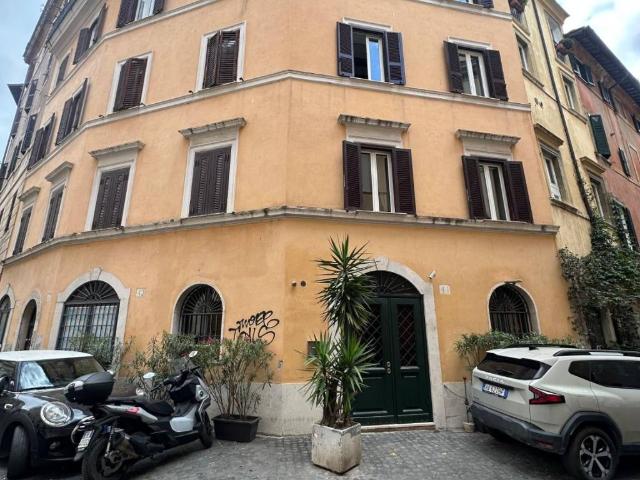 Appartamento in vendita a Roma RM
