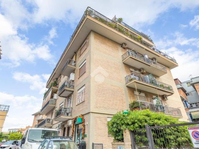Appartamento in vendita a Roma RM
