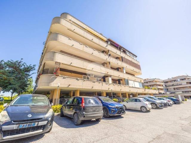 Appartamento in vendita a Roma RM