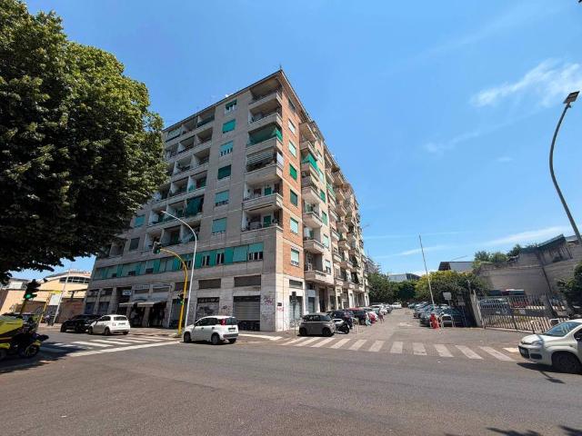Appartamento in vendita a Roma RM