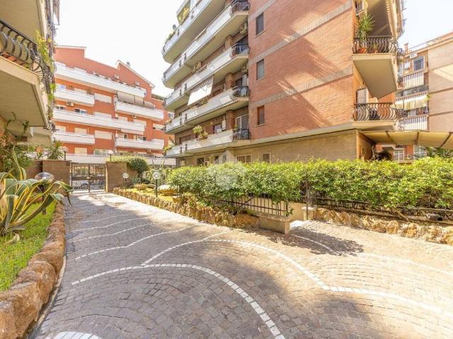 Appartamento in vendita a Roma RM