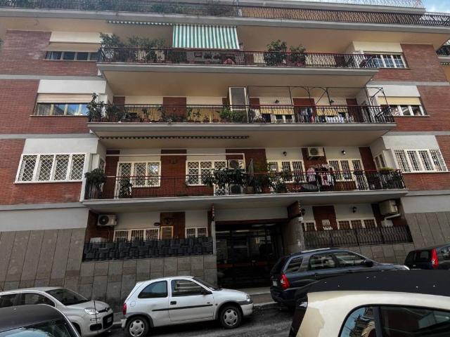 Appartamento in vendita a Roma RM