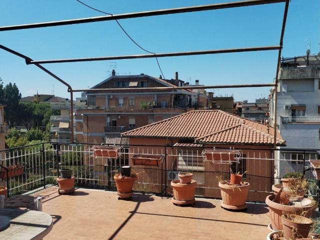 Appartamento in vendita a Roma RM