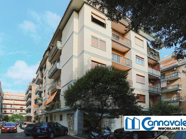 Appartamento in vendita a Roma RM
