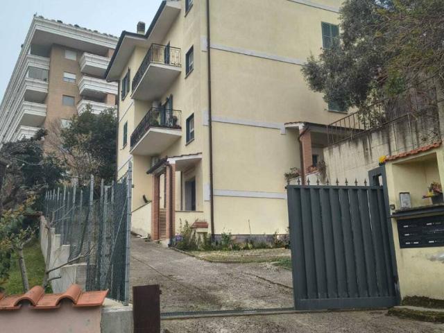 Appartamento in vendita a Roma RM